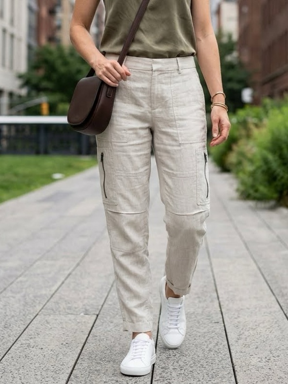 Vince Women’s Light Beige Cargo Linen blend Casual Utility Style pants